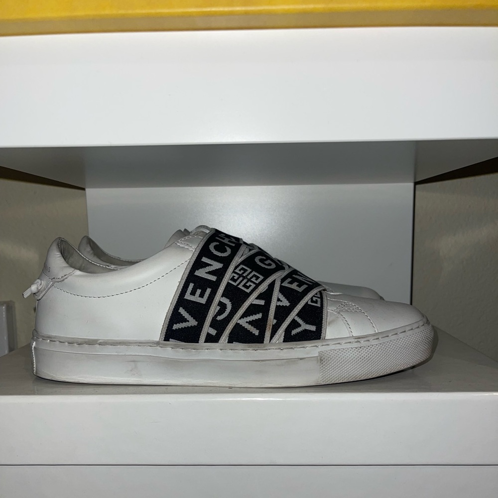 Givenchy Sneakers